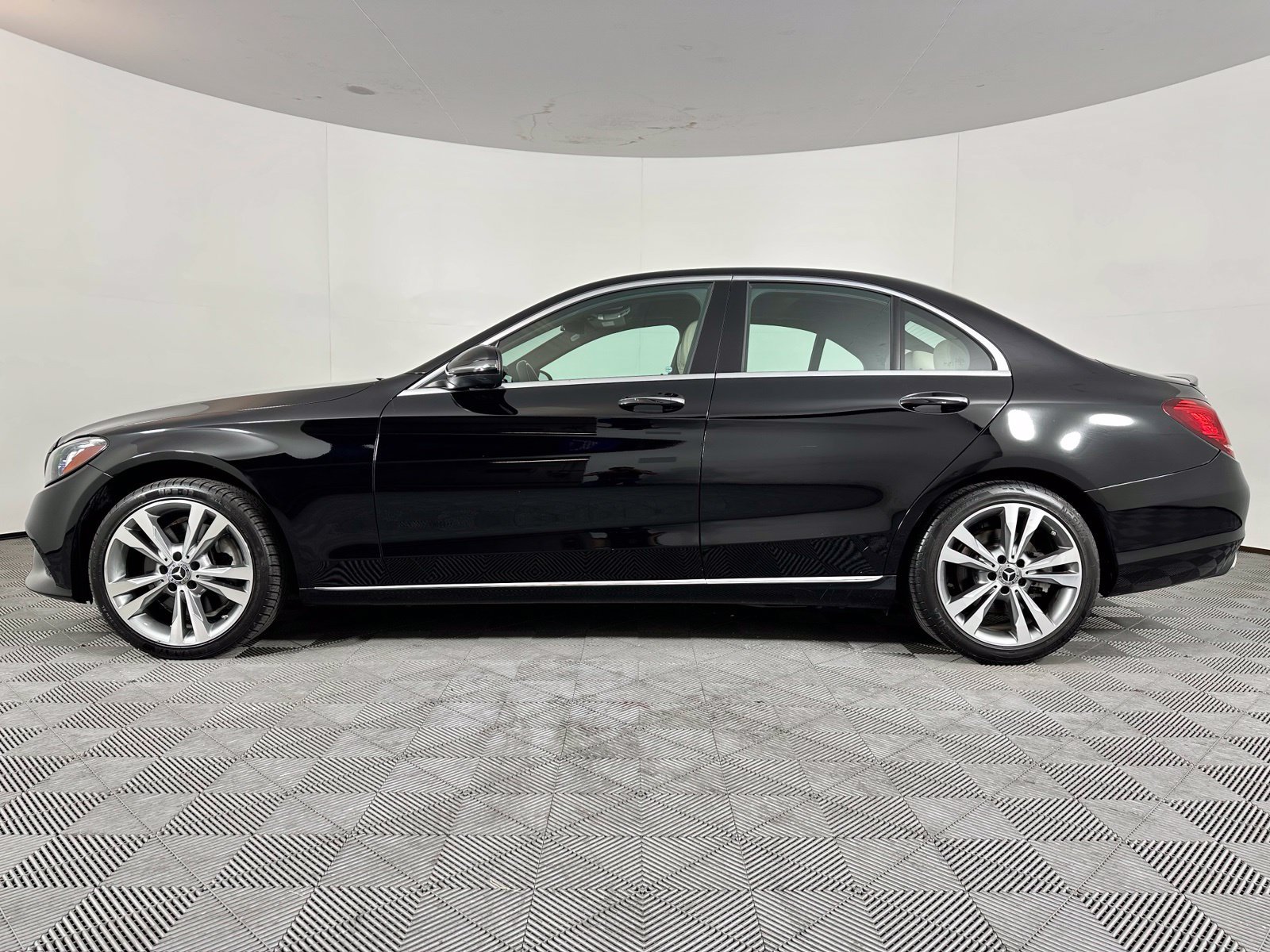 Used 2019 Mercedes-Benz C 300 Sedan image 16