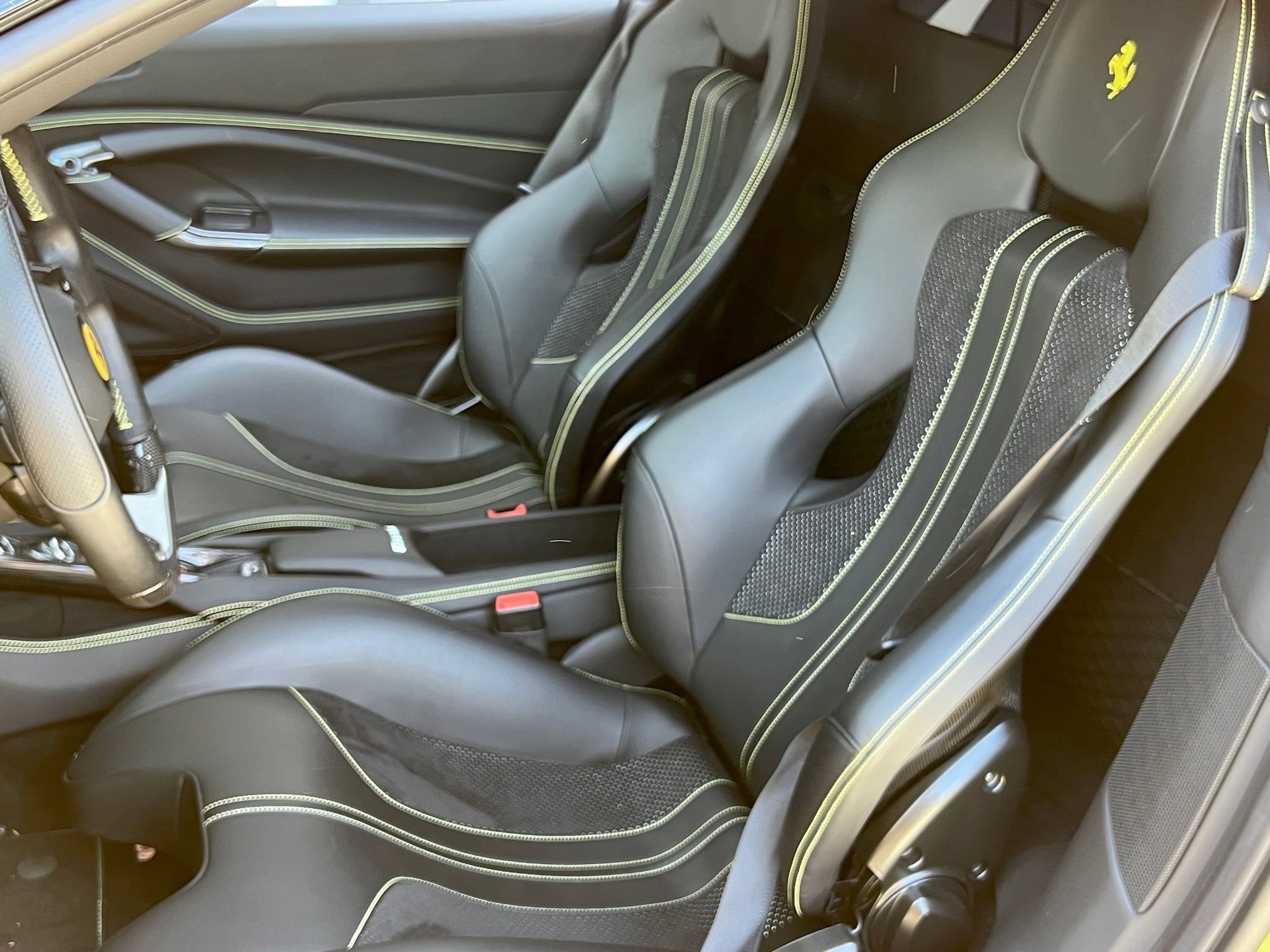 Used 2022 Ferrari F8 Tributo RWD image 4