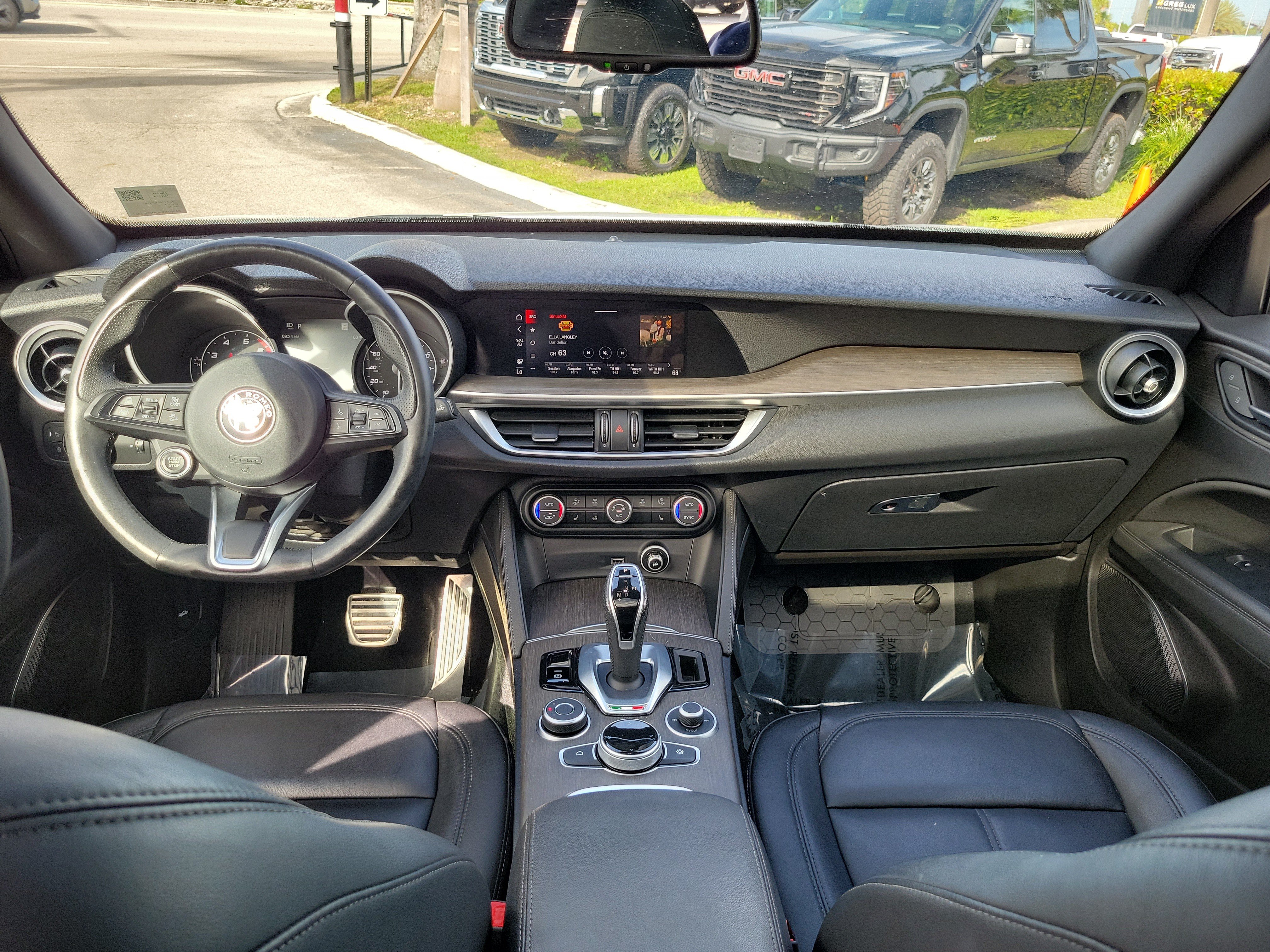 Used 2023 Alfa Romeo Stelvio Ti w/ Active Assist Plus Package AWD/4WD image 19
