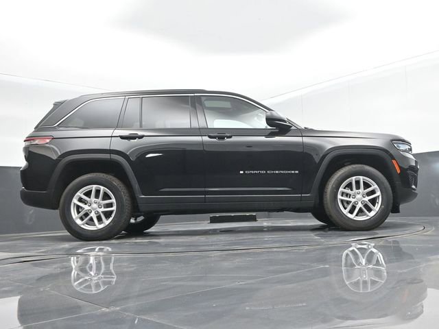 Used 2024 Jeep Grand Cherokee Laredo X image 46