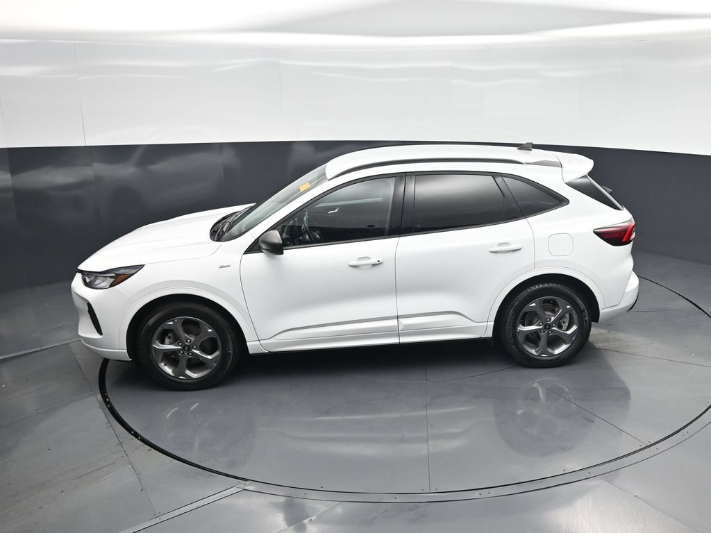 Certified 2023 Ford Escape ST-Line w/ Tech Pack #1 AWD/4WD image 39
