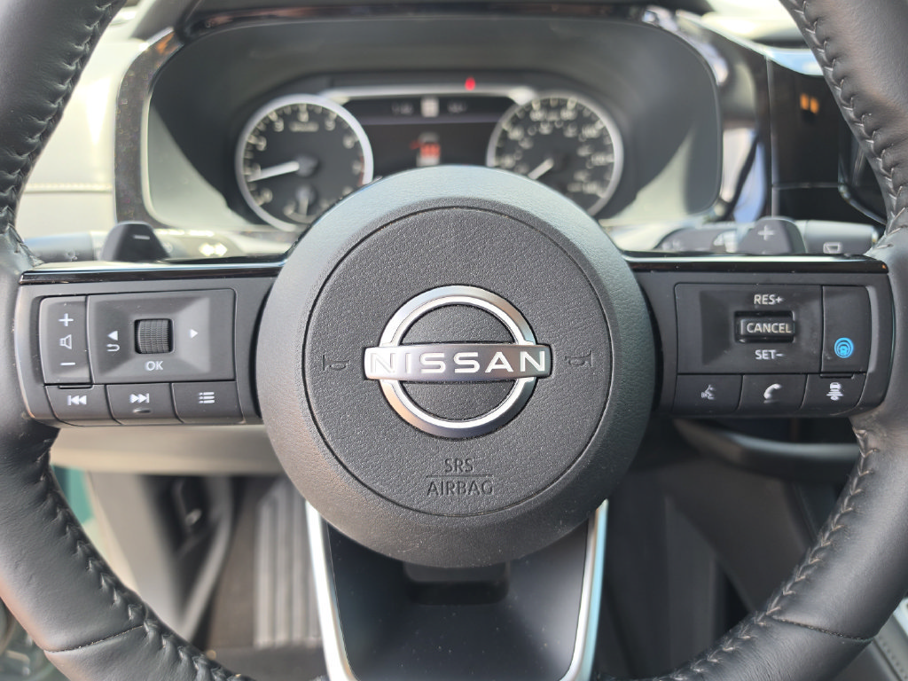 Used 2023 Nissan Pathfinder SL w/ Lighting Package (N92) FWD image 41