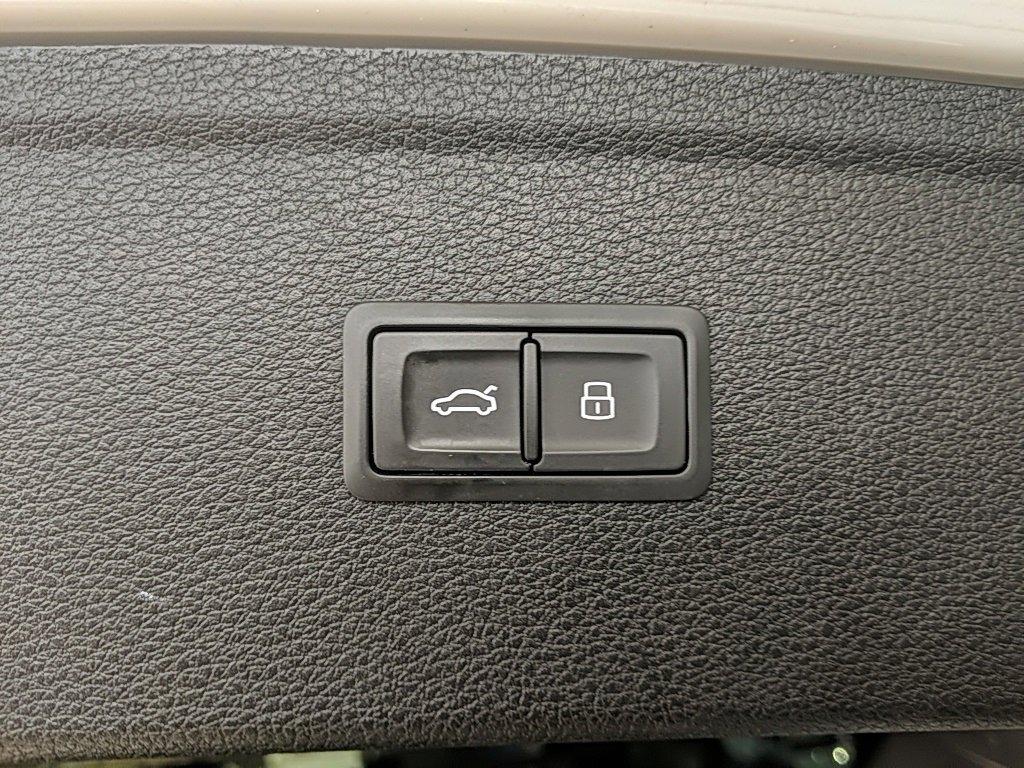 Used 2021 Audi Q5 Prestige image 10