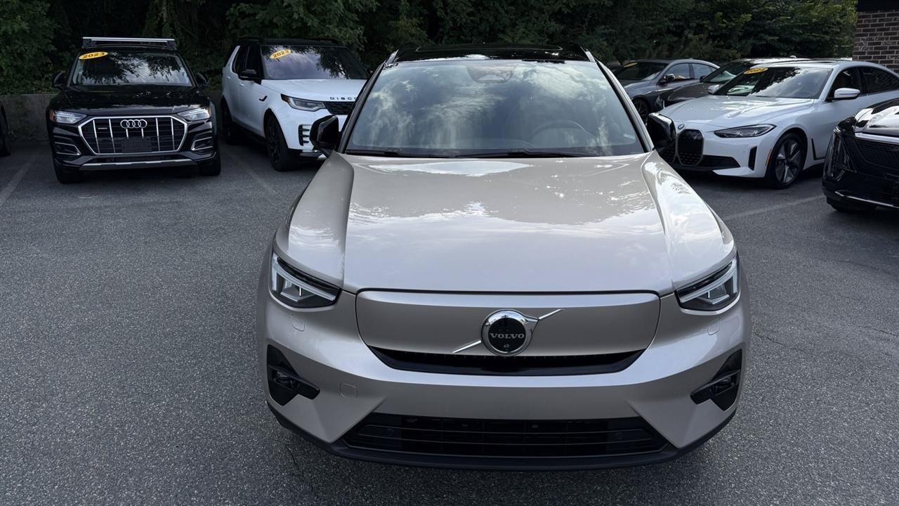 Used 2023 Volvo XC40 Recharge Ultimate AWD/4WD image 24
