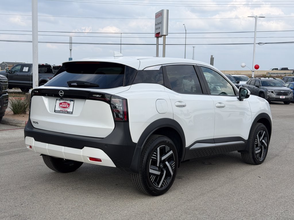 Used 2025 Nissan Kicks SV w/ Illumination Package FWD image 7