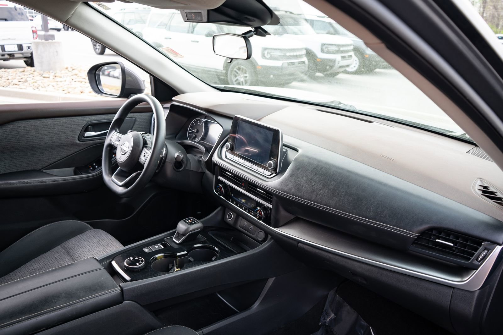 Used 2023 Nissan Rogue SV image 21