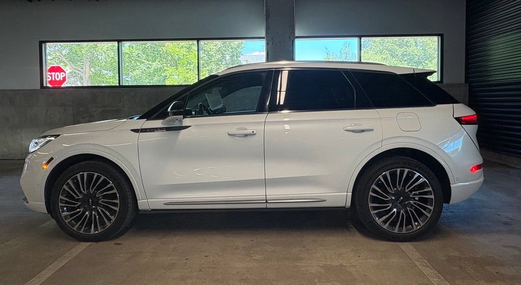 Used 2020 Lincoln Corsair Reserve w/ Equipment Group 202A AWD/4WD image 2