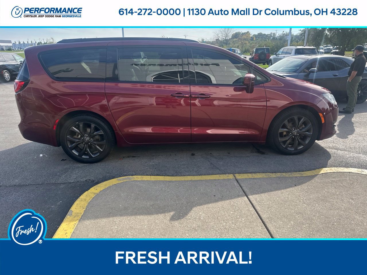 Used 2019 Chrysler Pacifica Touring-L Plus w/ Advanced Safetytec Group FWD image 3