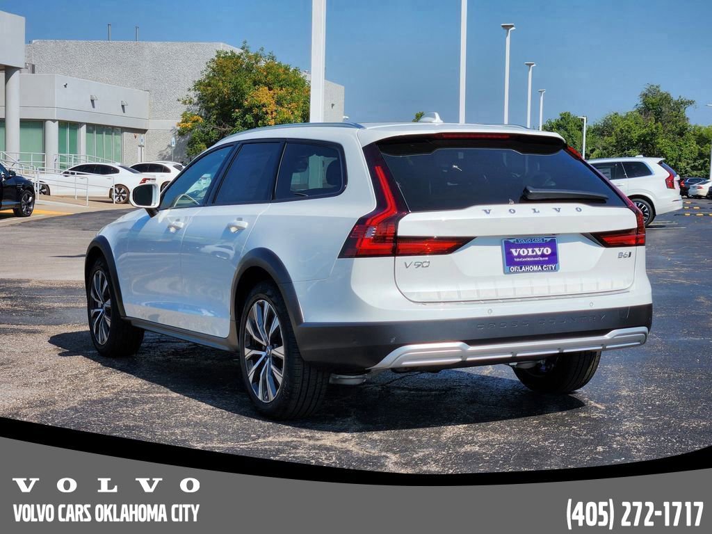 New 2026 Volvo V90 B6 Cross Country Ultra w/ Protection Package Premier image 4