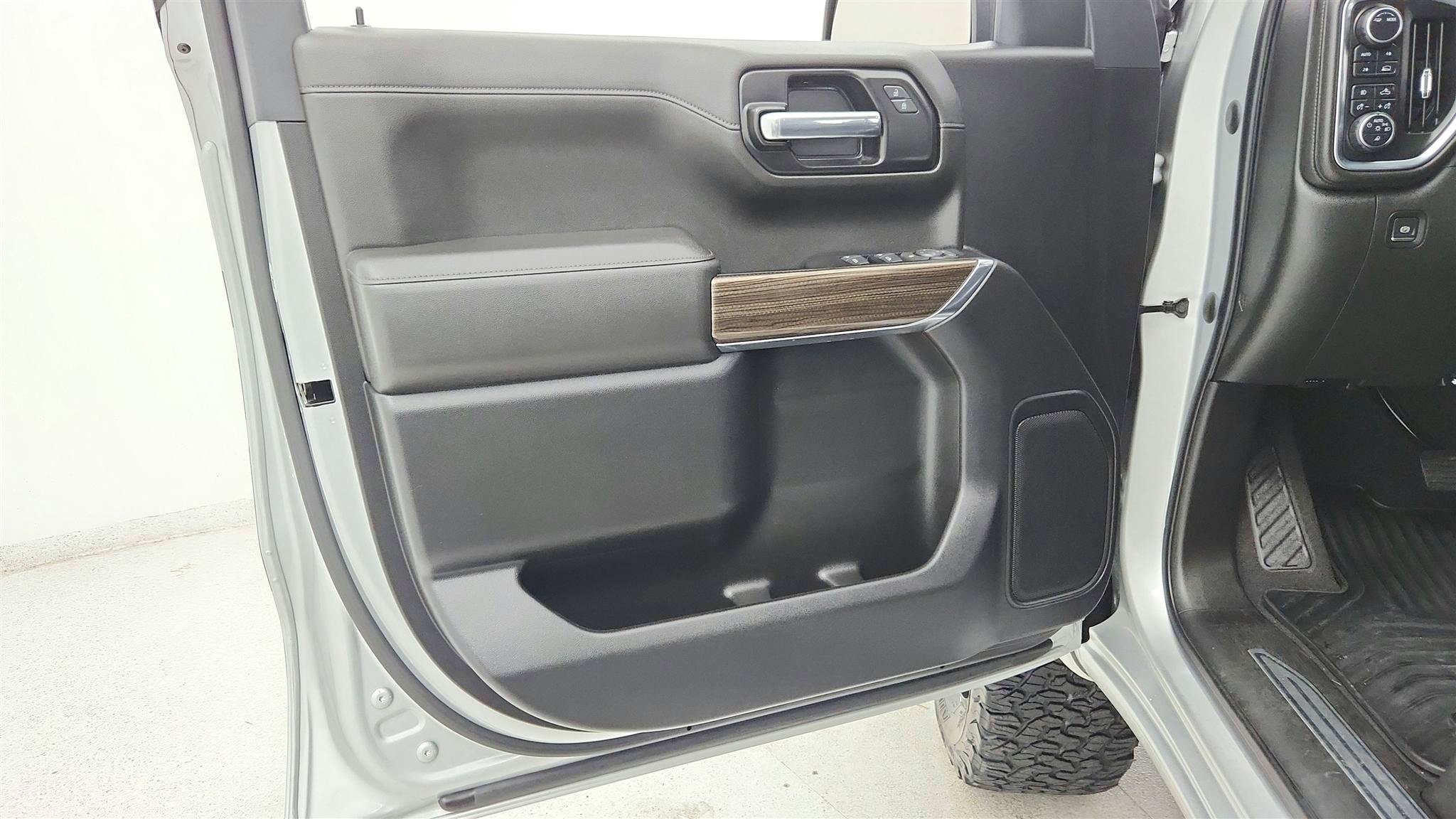 Used 2022 Chevrolet Silverado 1500 RST w/ Safety Package AWD/4WD image 24
