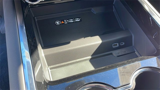 New 2026 Chevrolet Suburban LT w/ Comfort Package image 17