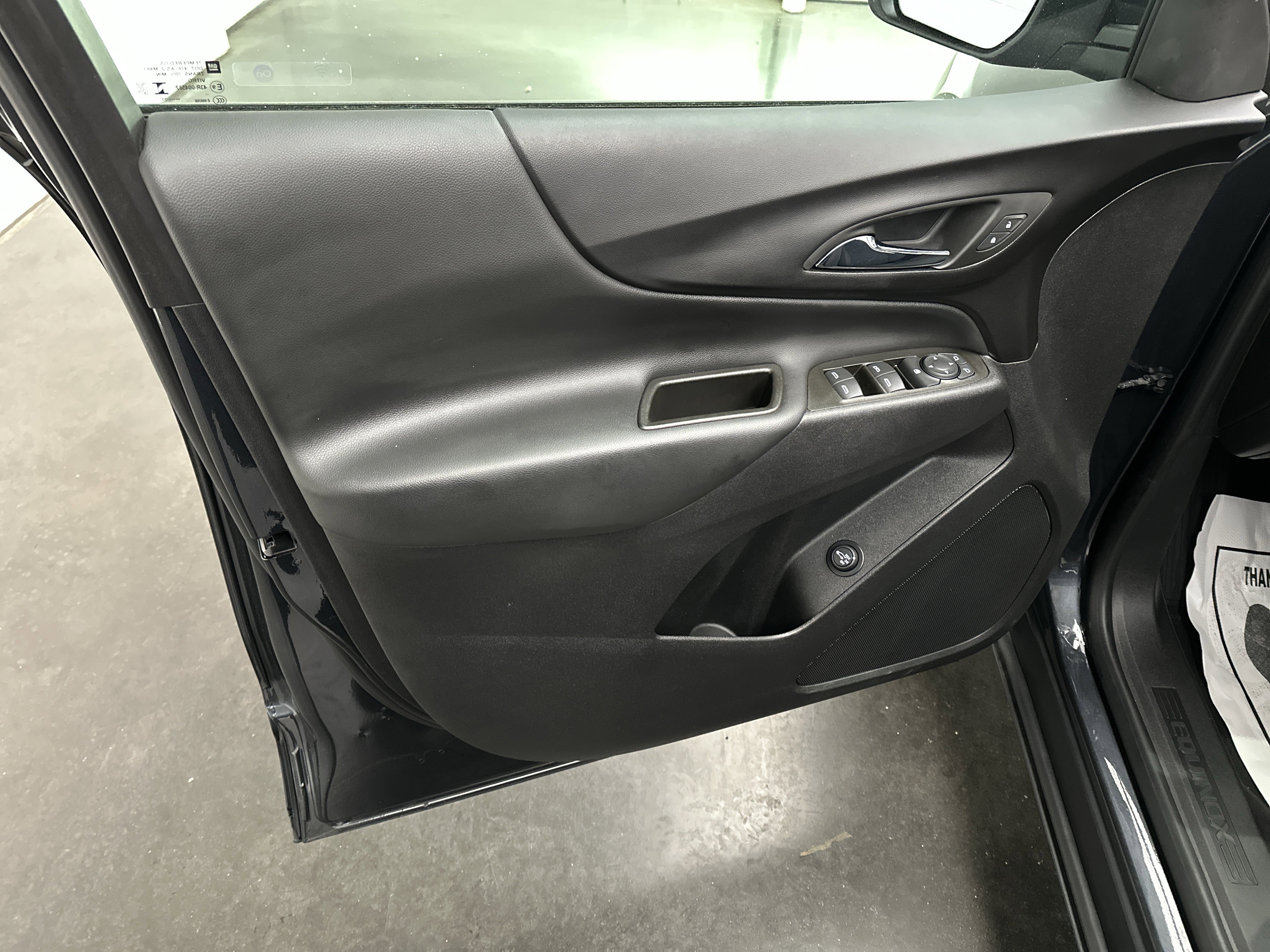 Used 2023 Chevrolet Equinox LT AWD/4WD image 12