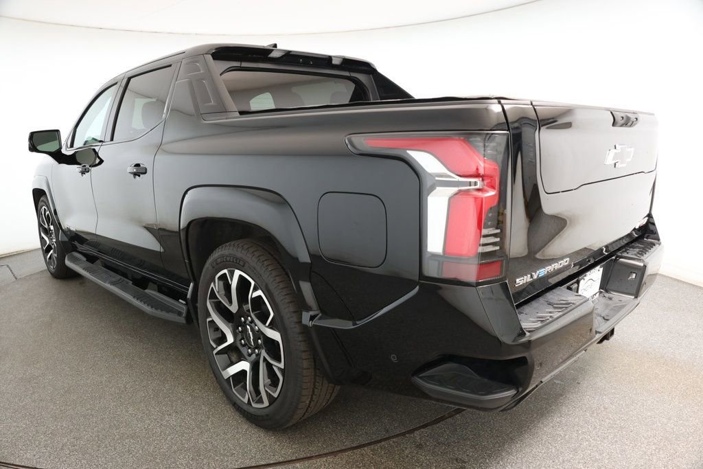 Used 2024 Chevrolet Silverado EV RST image 6
