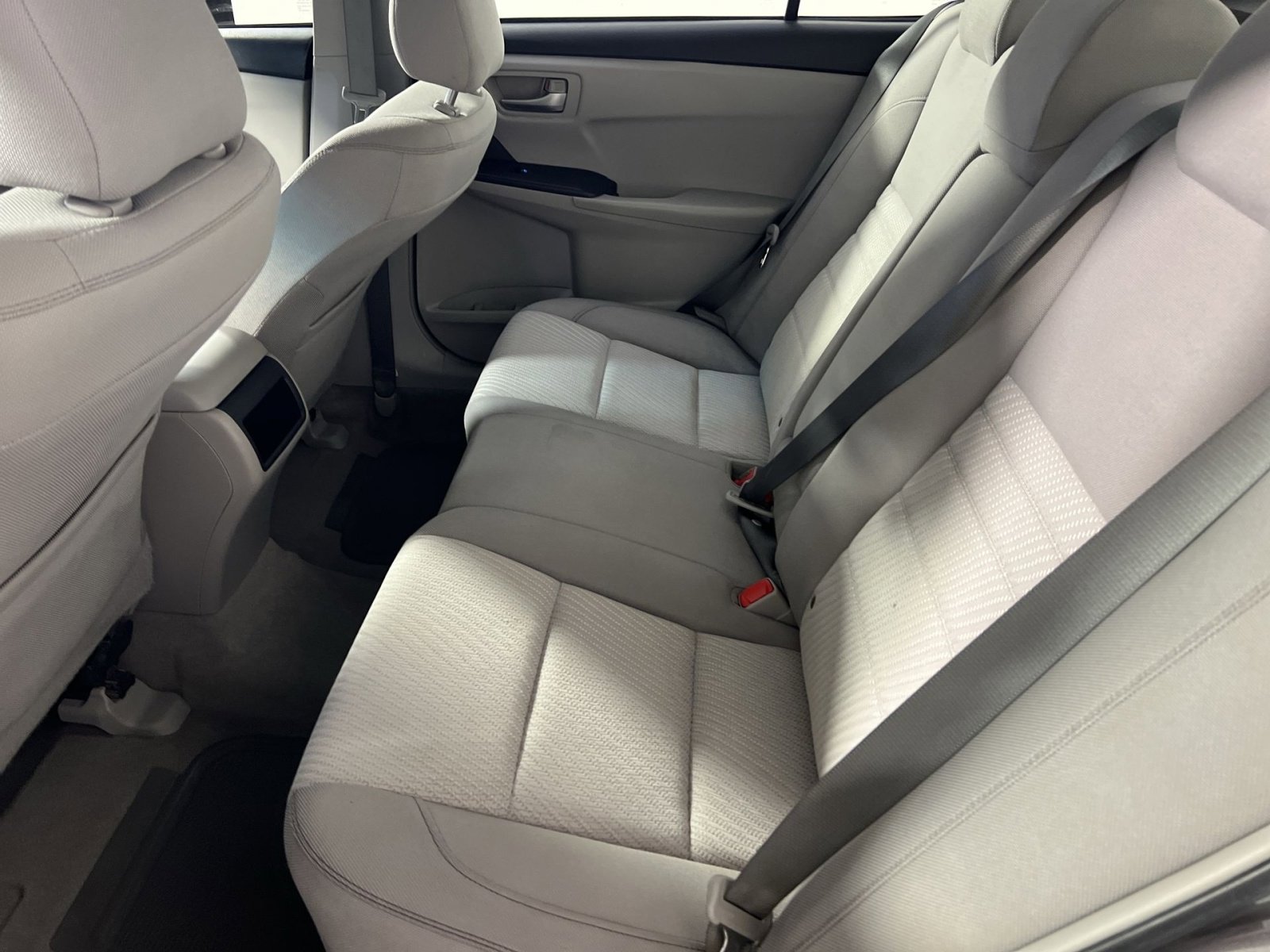 Used 2016 Toyota Camry LE image 23