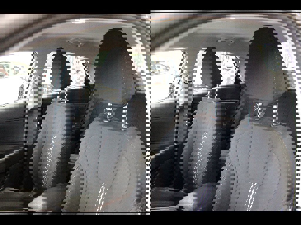 Used 2023 Hyundai Elantra SEL image 14