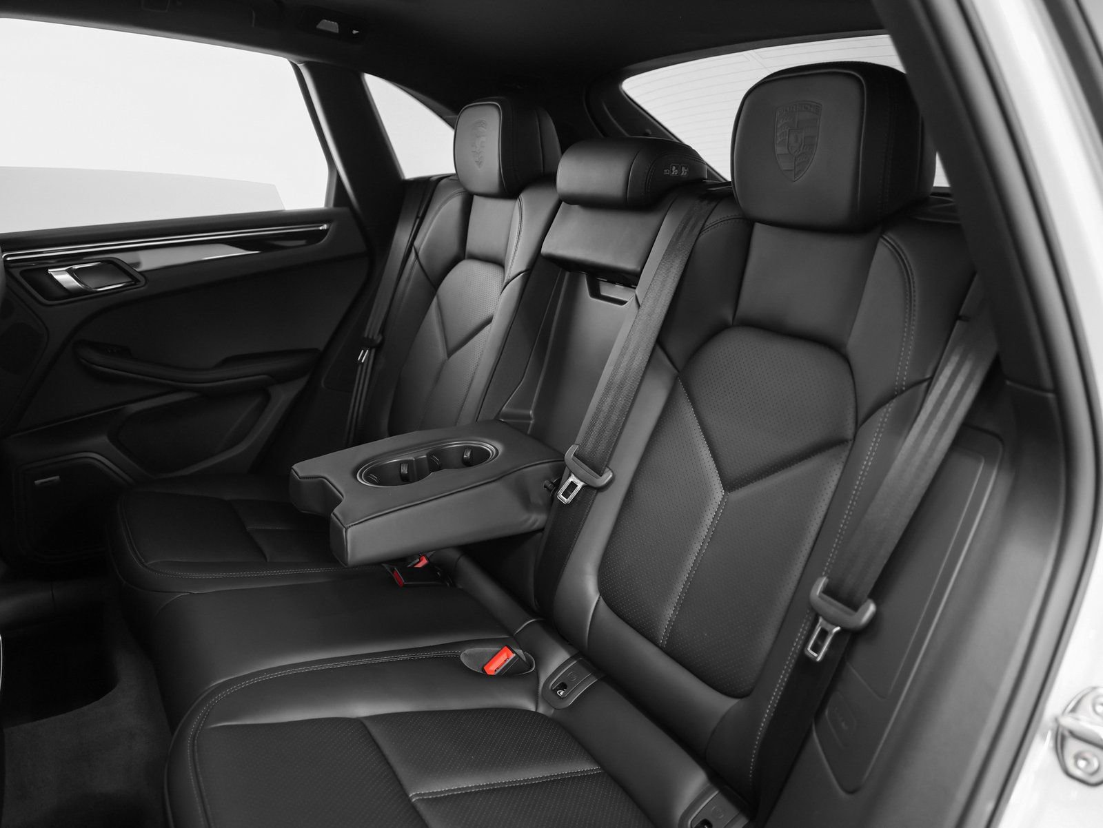 New 2026 Porsche Macan image 40