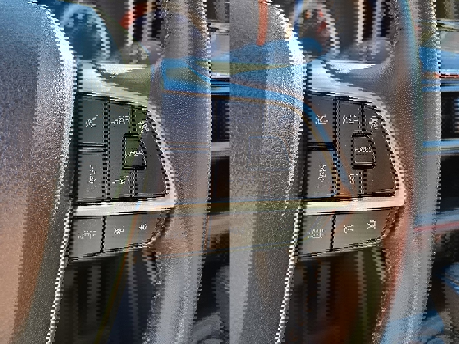 Used 2023 Toyota Highlander XSE AWD/4WD image 22