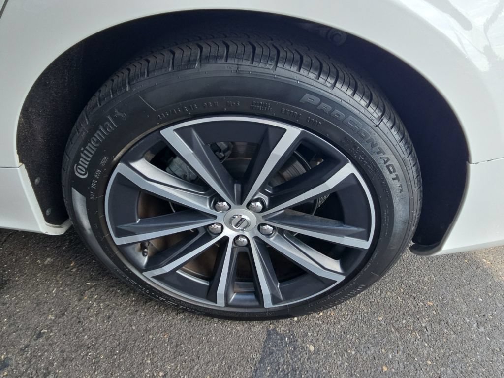 Used 2021 Volvo S60 T5 Momentum w/ Premium Package FWD image 30