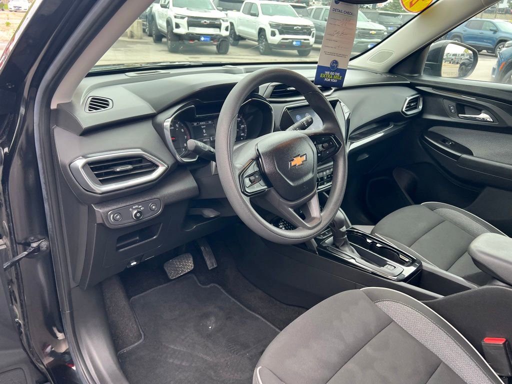 Used 2022 Chevrolet TrailBlazer LT w/ Convenience Package FWD image 16