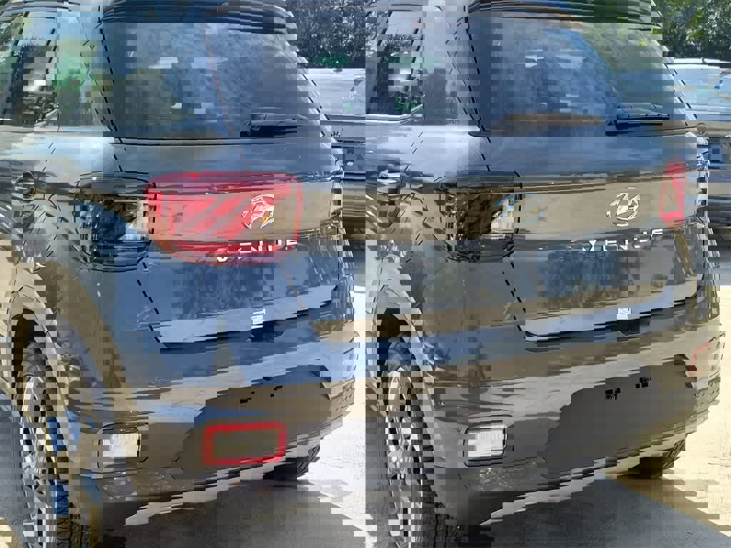 New 2025 Hyundai Venue Limited image 6