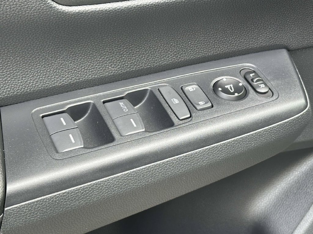 Used 2025 Honda CR-V LX image 15