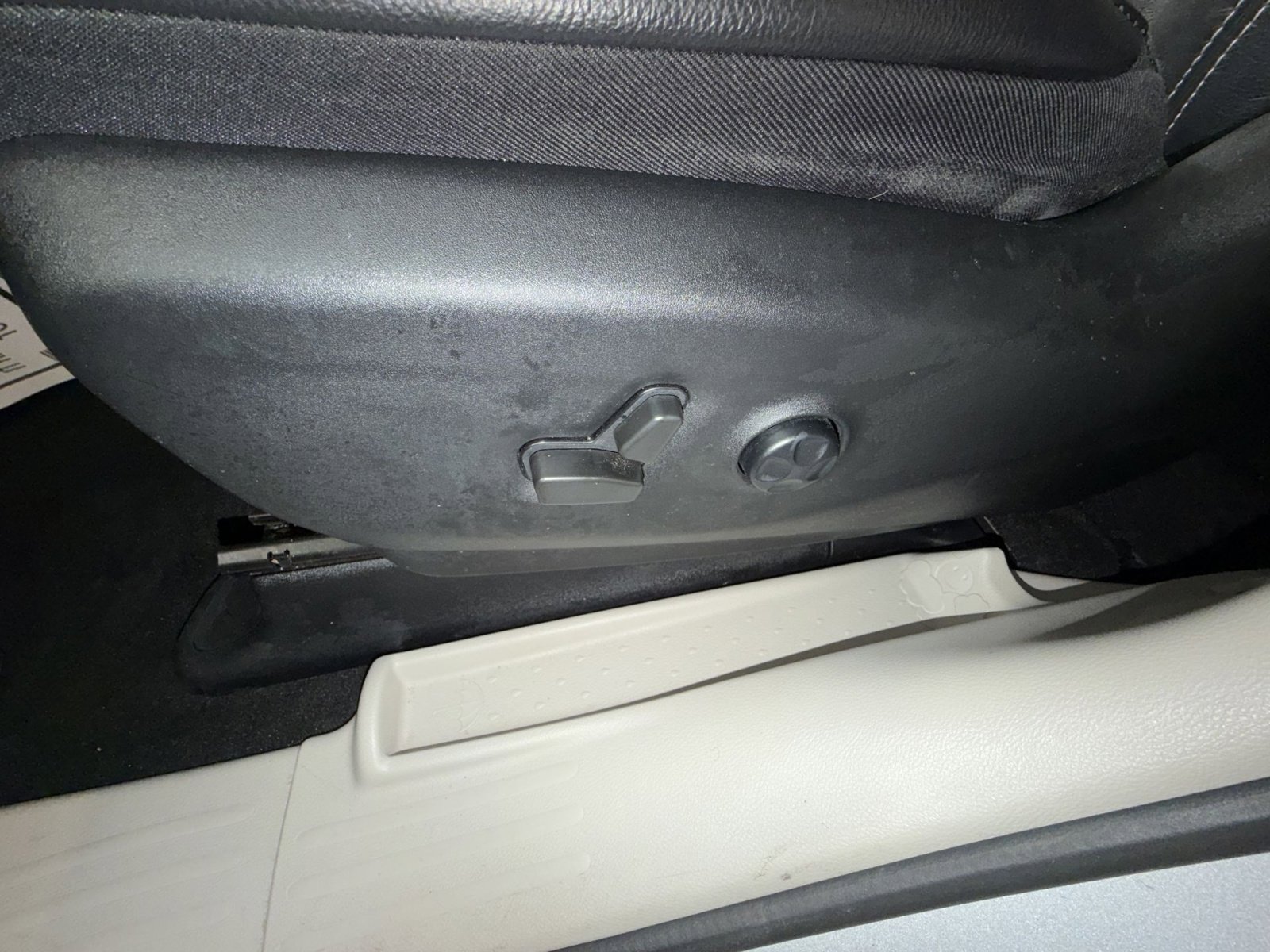 Used 2022 Chrysler Pacifica Touring-L image 14