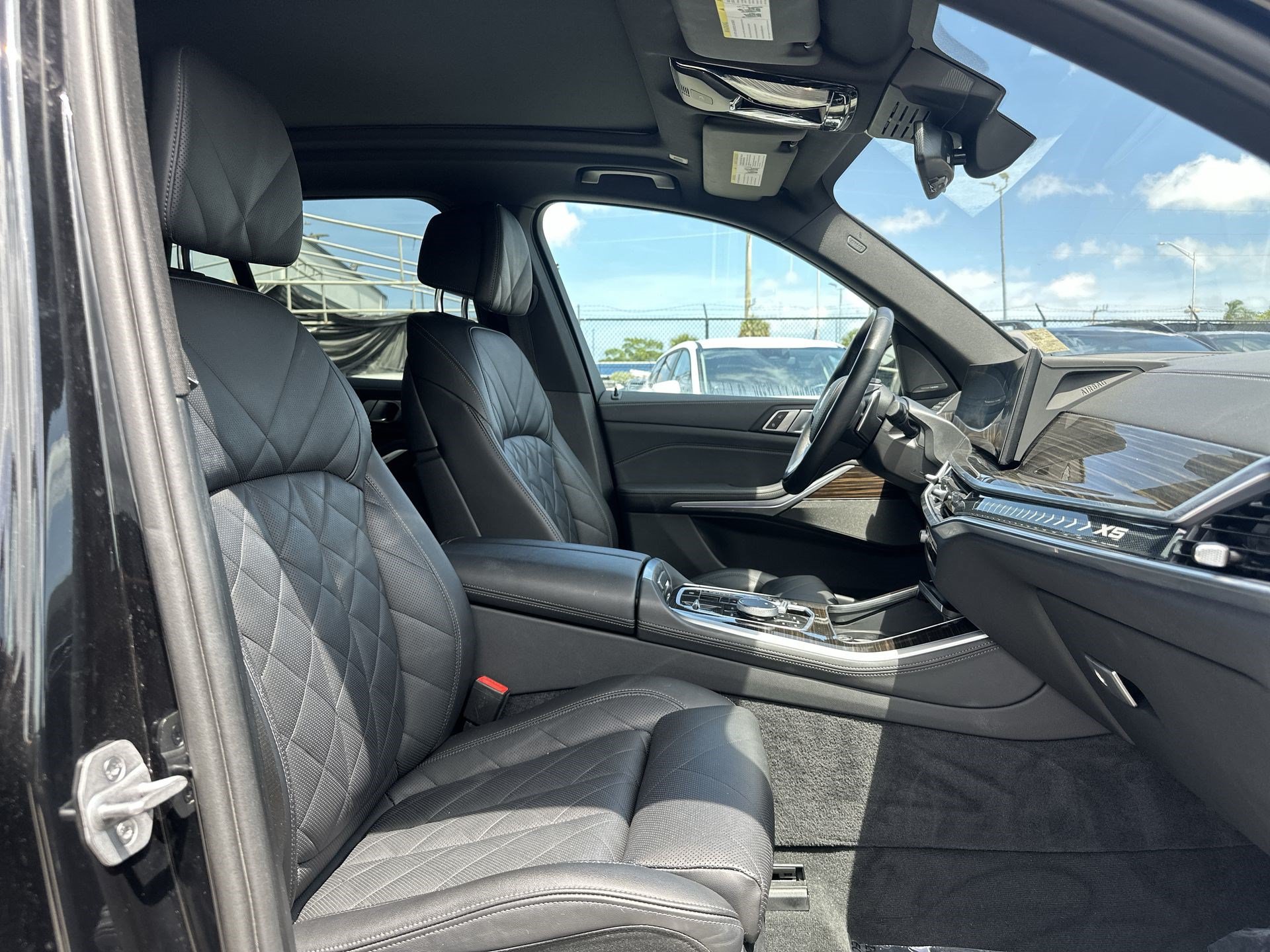Used 2024 BMW X5 xDrive50e AWD/4WD image 26