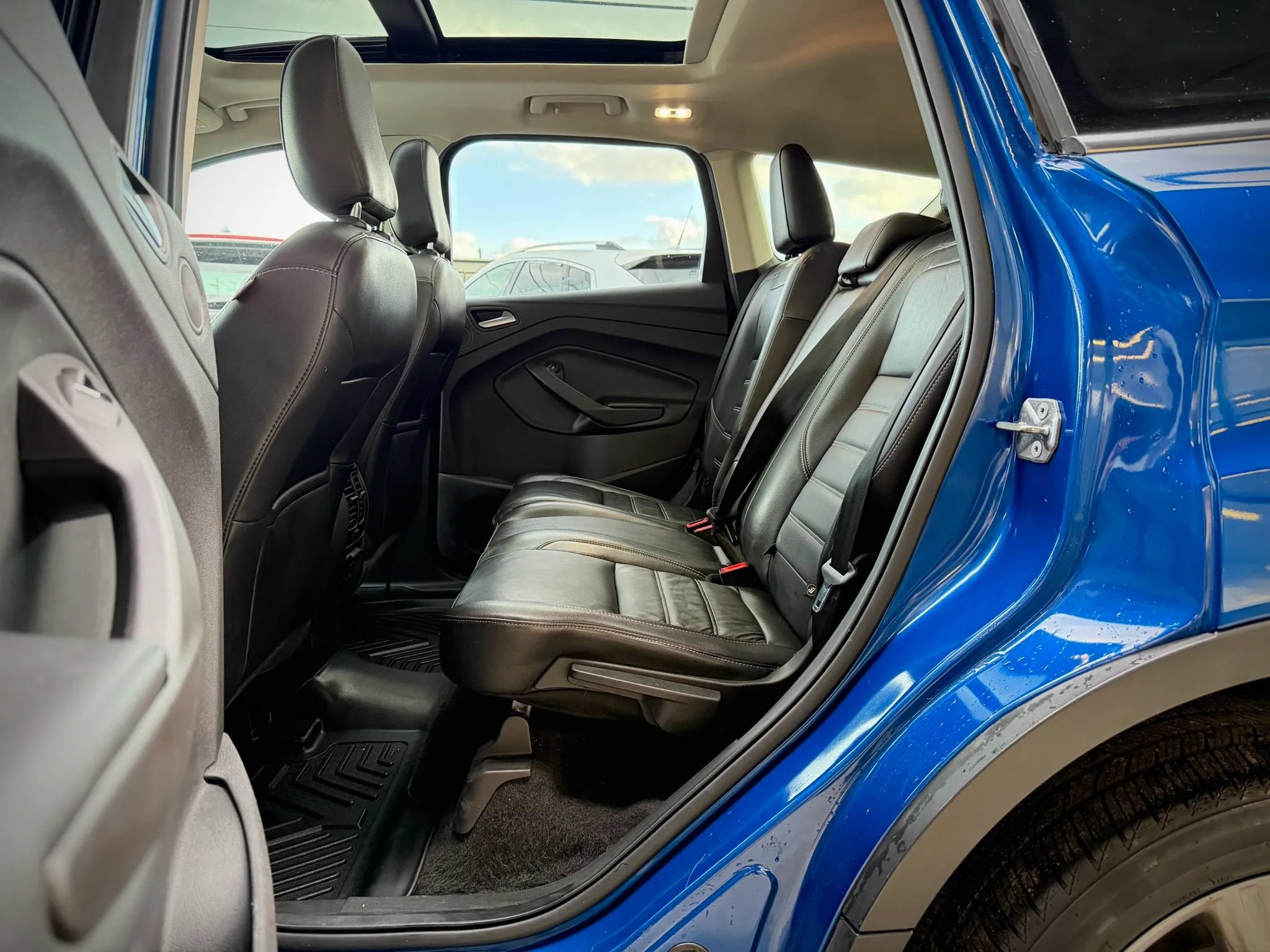 Used 2018 Ford Escape Titanium AWD/4WD image 17
