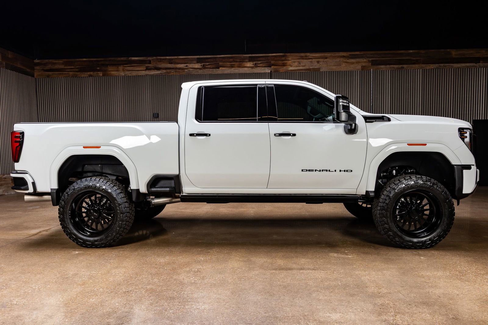 Used 2025 GMC Sierra 2500 Denali Ultimate image 11