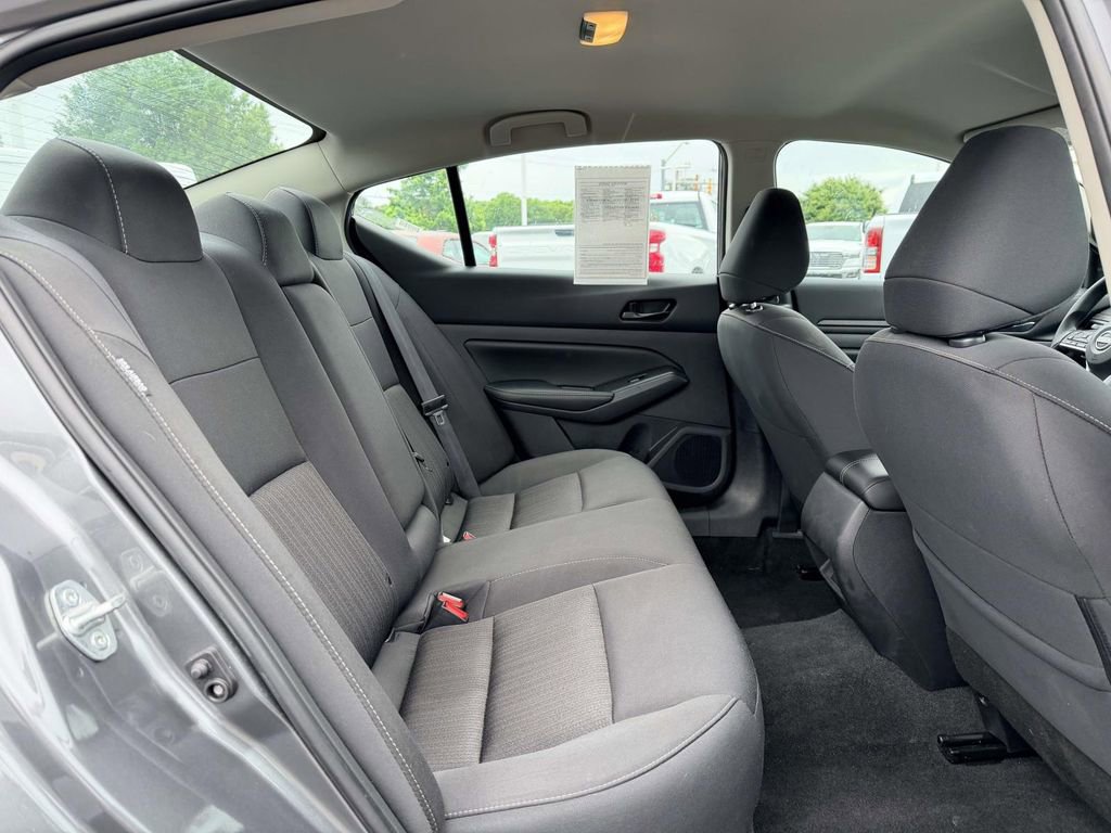 Used 2025 Nissan Altima 2.5 SV FWD image 13