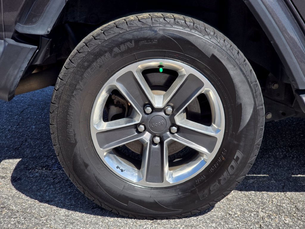 Used 2022 Jeep Wrangler Unlimited Sahara AWD/4WD image 12