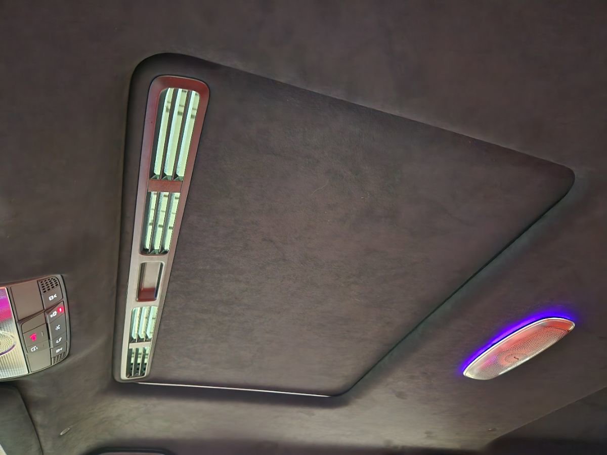 Used 2025 Mercedes-Benz G 550 image 44