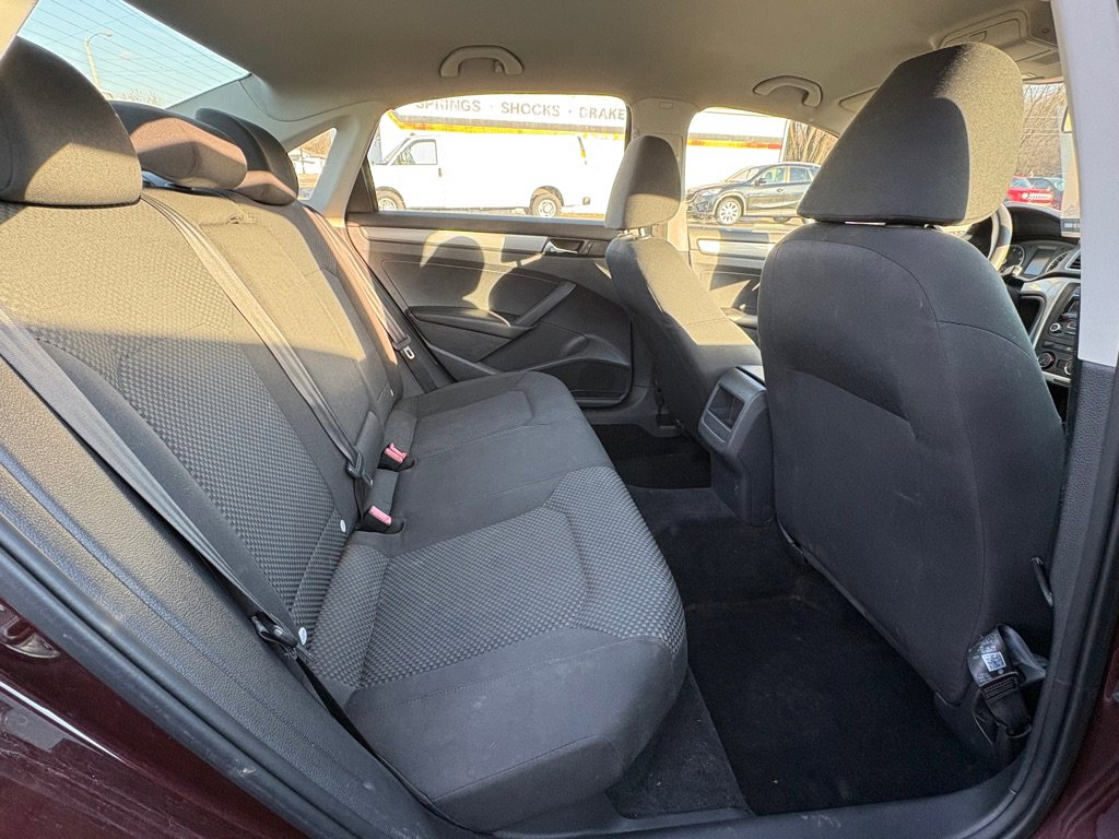 Used 2013 Volkswagen Passat 2.5 S image 13