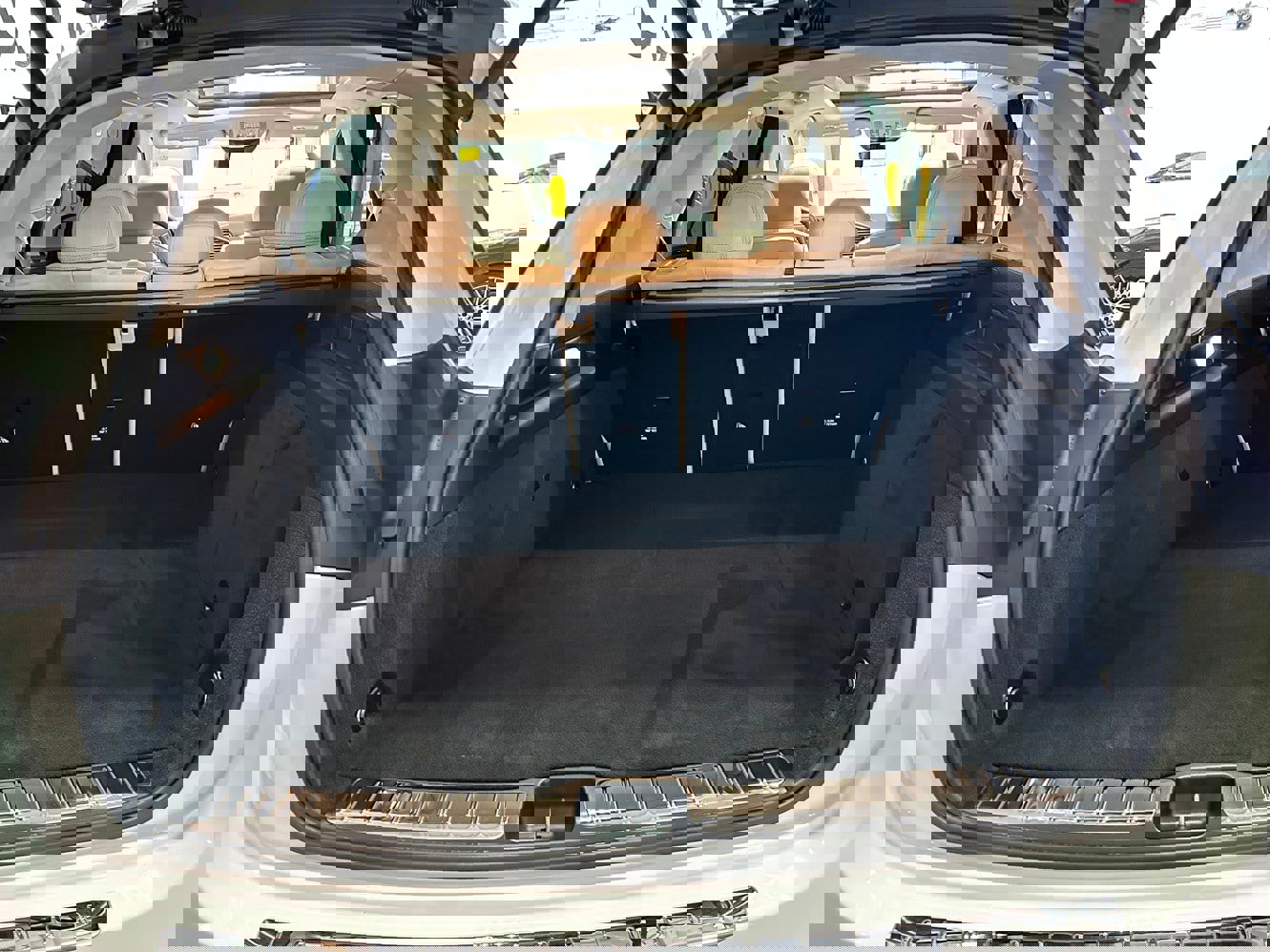 New 2026 Mercedes-Benz GLE 450e Exclusive 4MATIC AMG Line Plug image 15