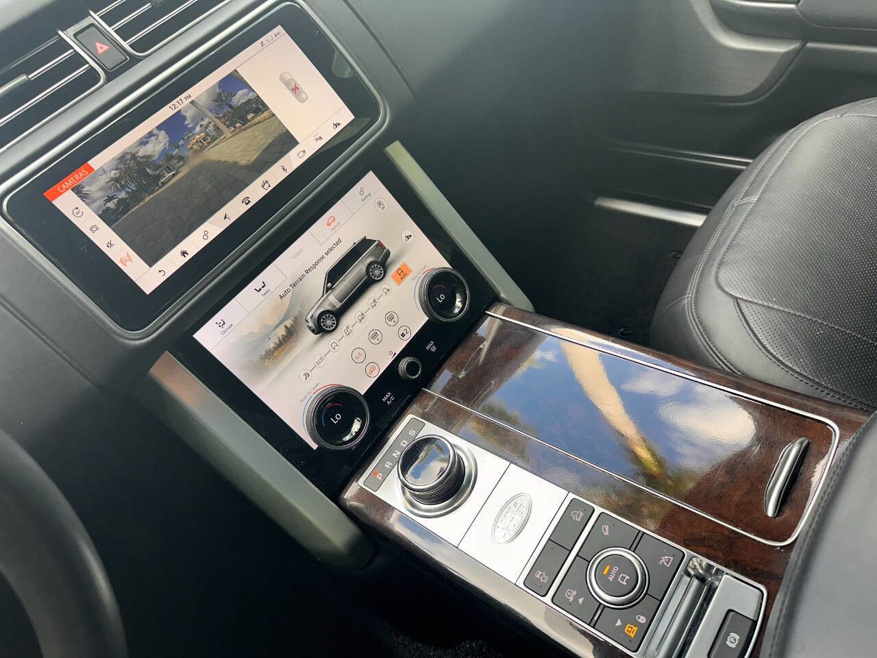 Used 2019 Land Rover Range Rover Long Wheelbase Supercharged image 16