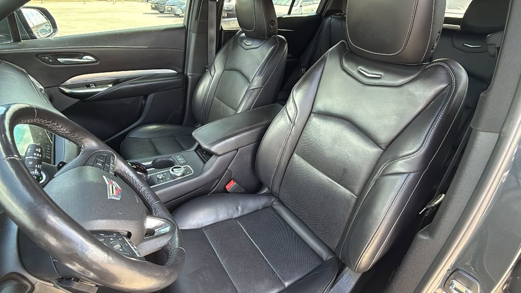 Used 2021 Cadillac XT4 Premium Luxury image 14