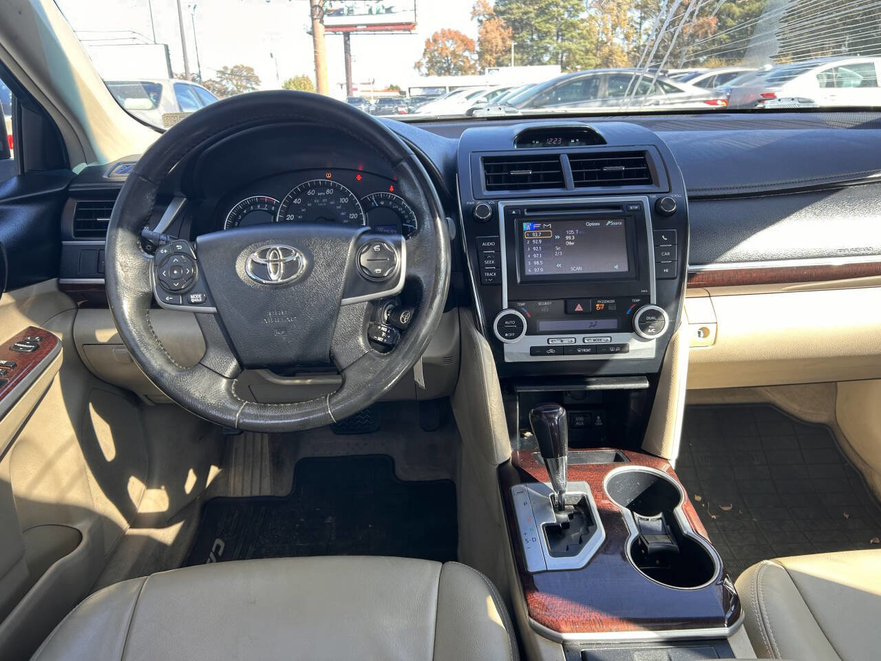 Used 2012 Toyota Camry XLE image 12