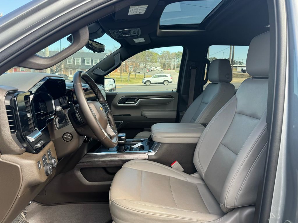 Used 2024 Chevrolet Silverado 1500 LTZ w/ LTZ Premium Package AWD/4WD image 18