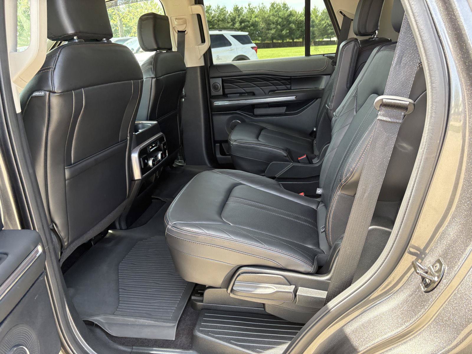 Used 2021 Ford Expedition Platinum AWD/4WD image 16