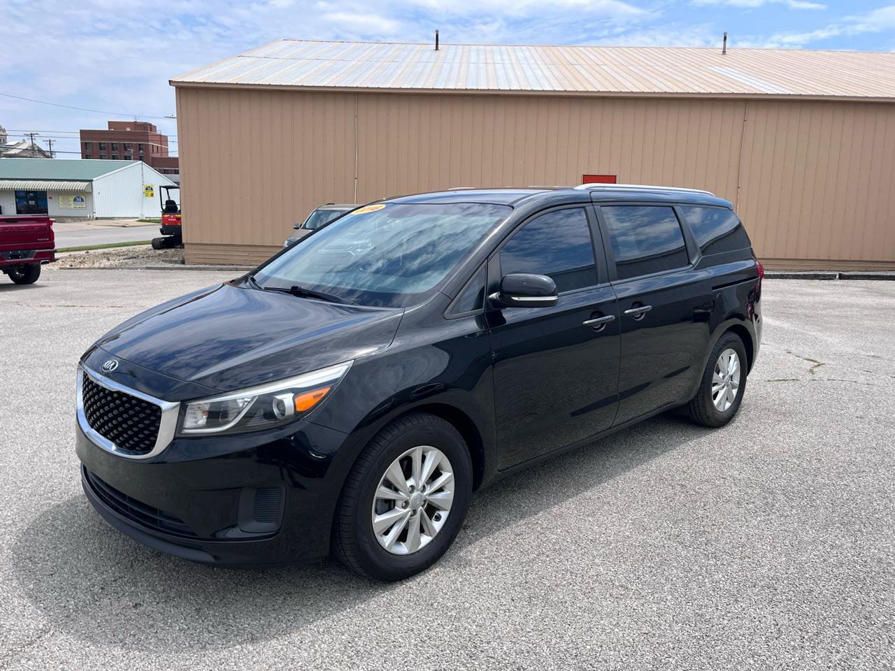 Used 2016 Kia Sedona LX w/ Option Group 020 FWD image 7