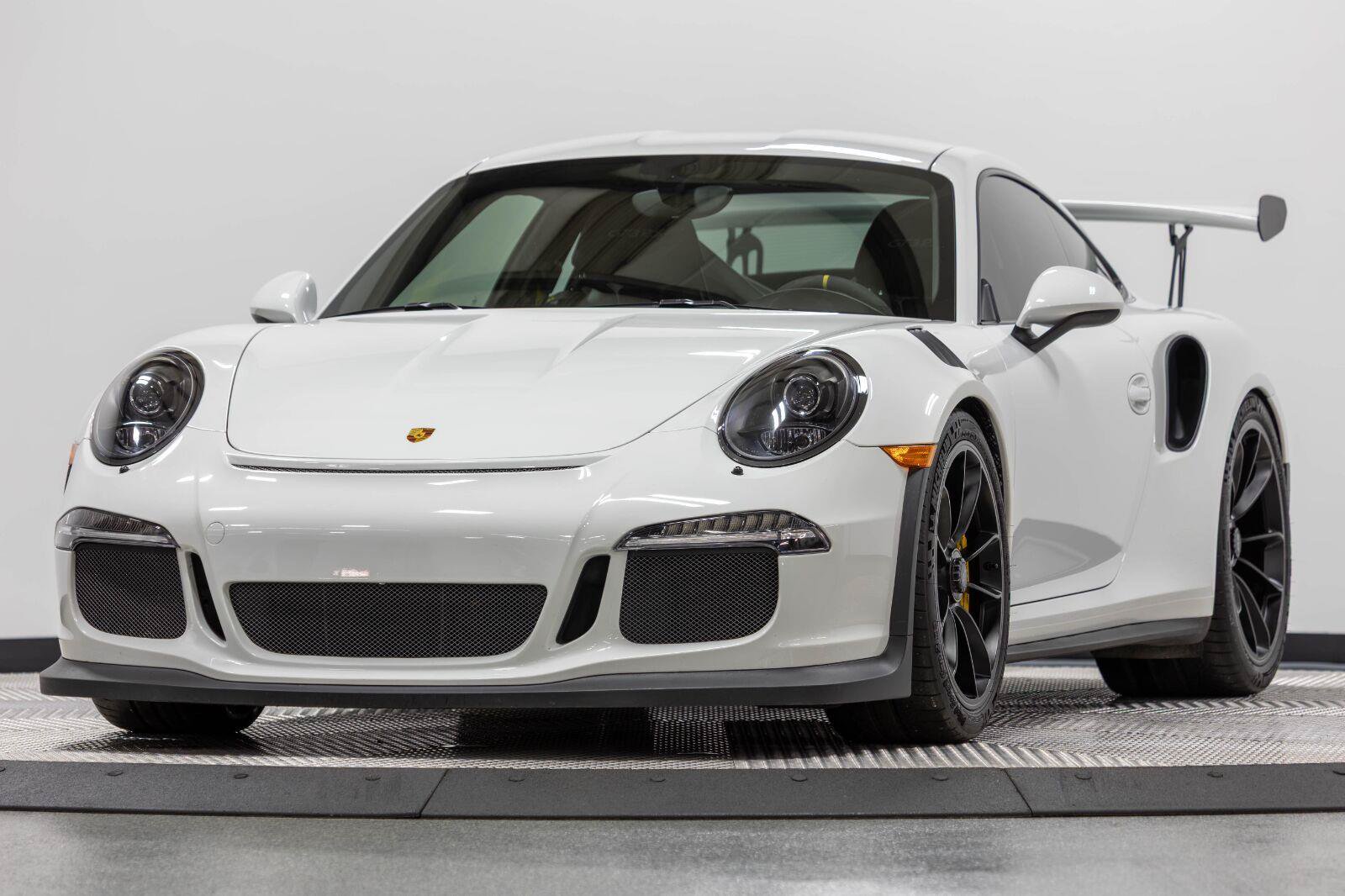 Used 2016 Porsche 911 GT3 RS RWD image 7