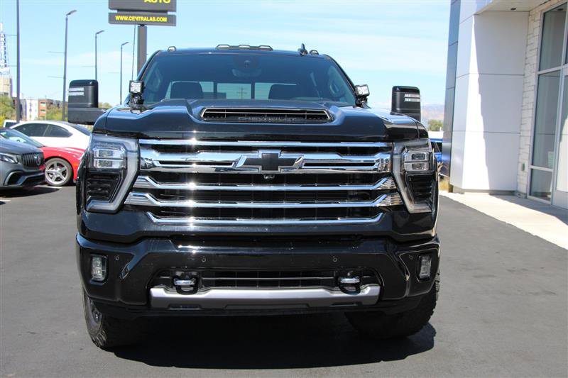 Used 2024 Chevrolet Silverado 2500 High Country w/ High Country Premium Package image 2