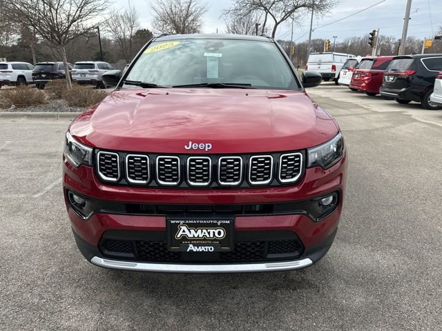 Used 2025 Jeep Compass Limited image 3