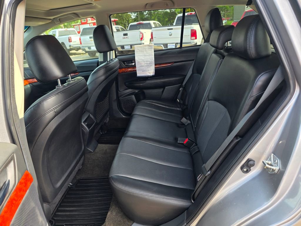 Used 2011 Subaru Outback 2.5i Limited AWD/4WD image 11