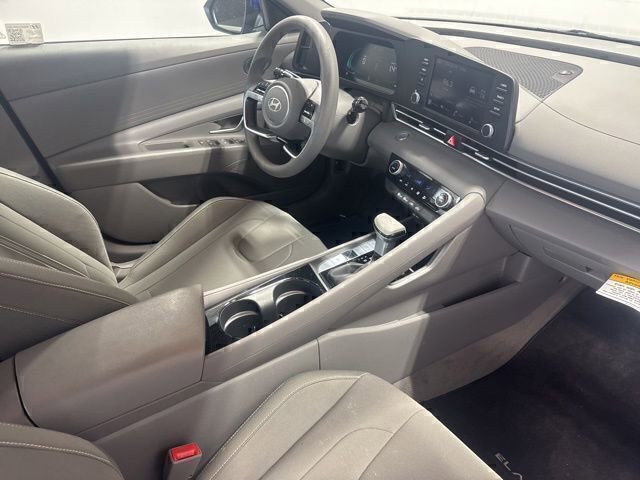 Used 2025 Hyundai Elantra Hybrid FWD image 24