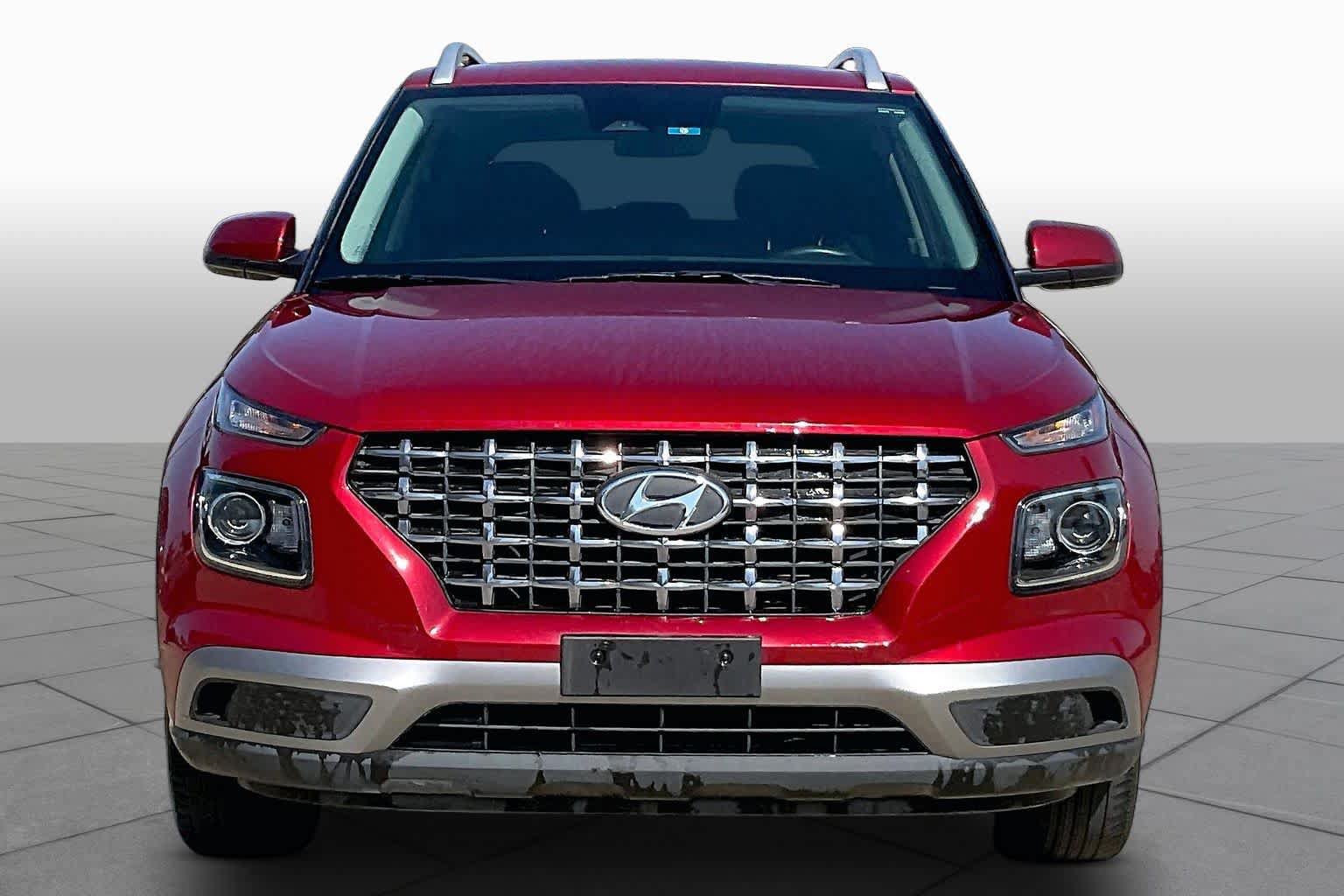 Used 2023 Hyundai Venue SEL w/ Cargo Package FWD image 3