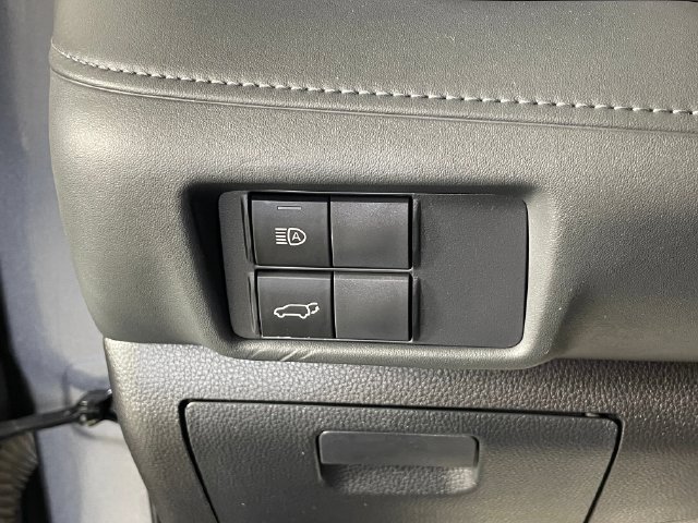 Used 2020 Toyota Highlander XLE AWD/4WD image 13