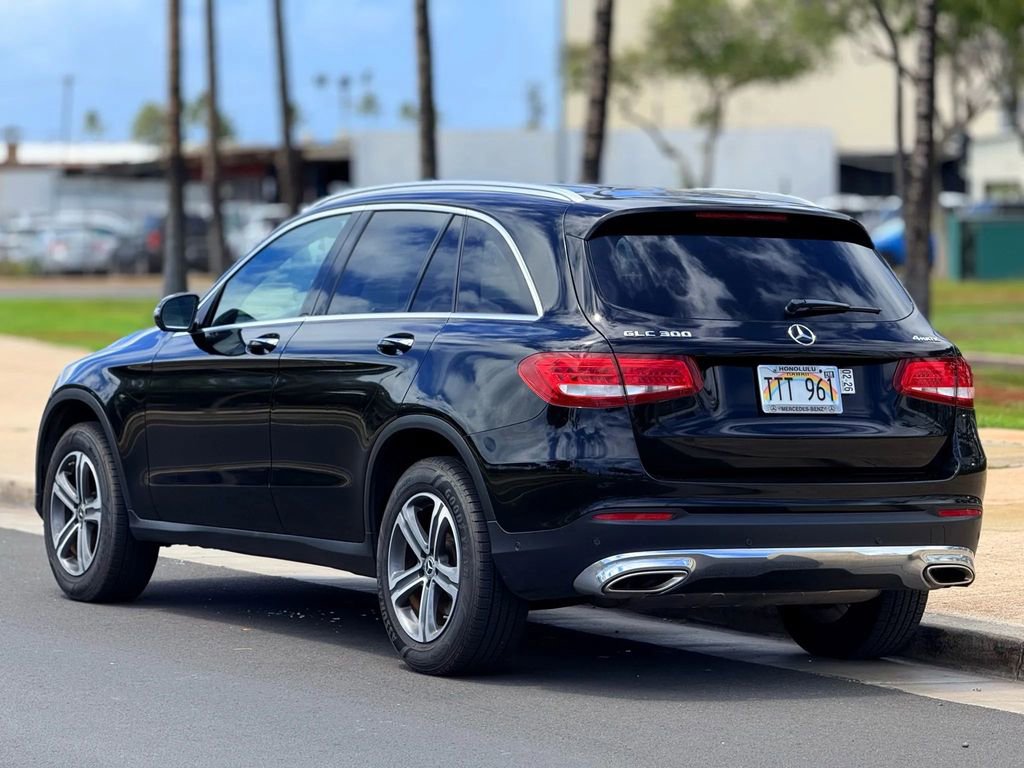 Used 2019 Mercedes-Benz GLC 300 4MATIC image 3
