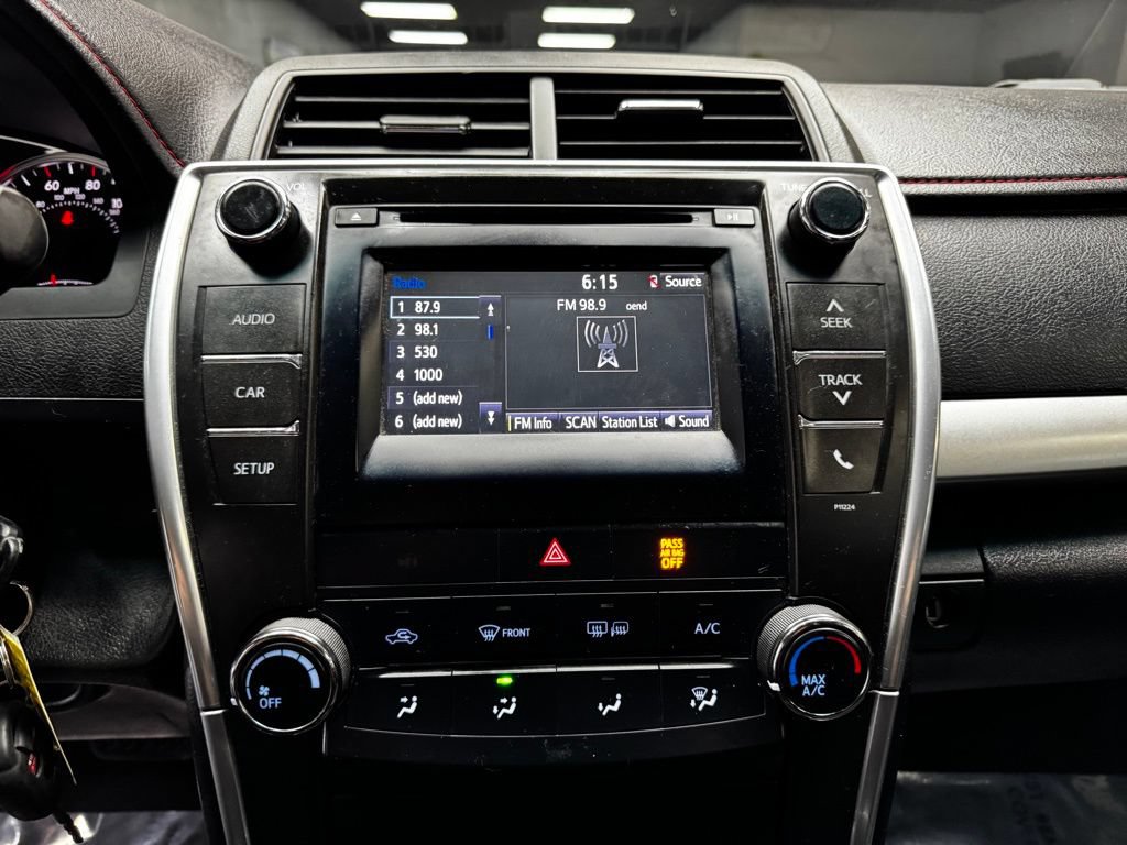 Used 2017 Toyota Camry SE FWD image 24