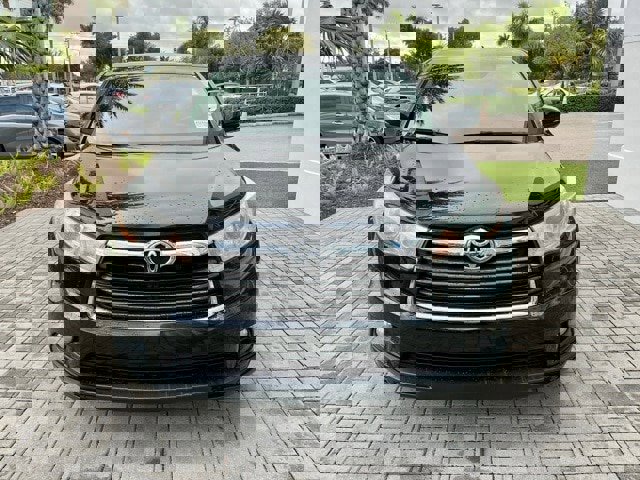 Used 2014 Toyota Highlander Plus image 2